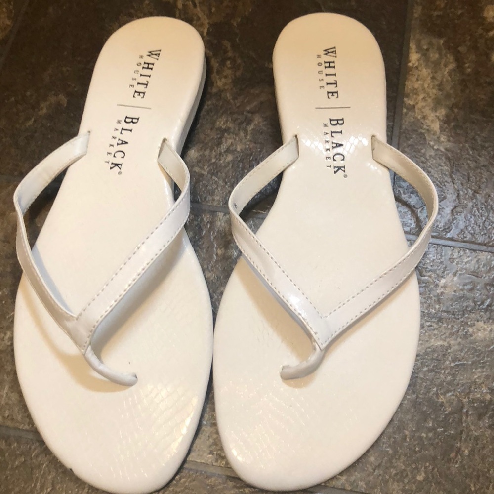 ❤️White flip flops